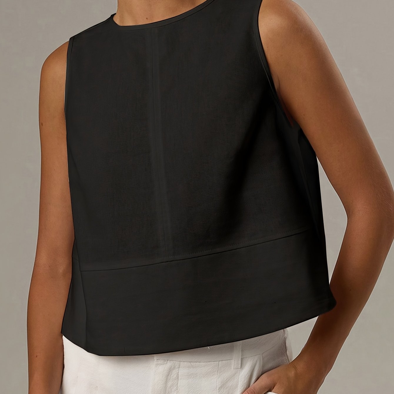 Women'S Sleeveless Crew Neck Blouse