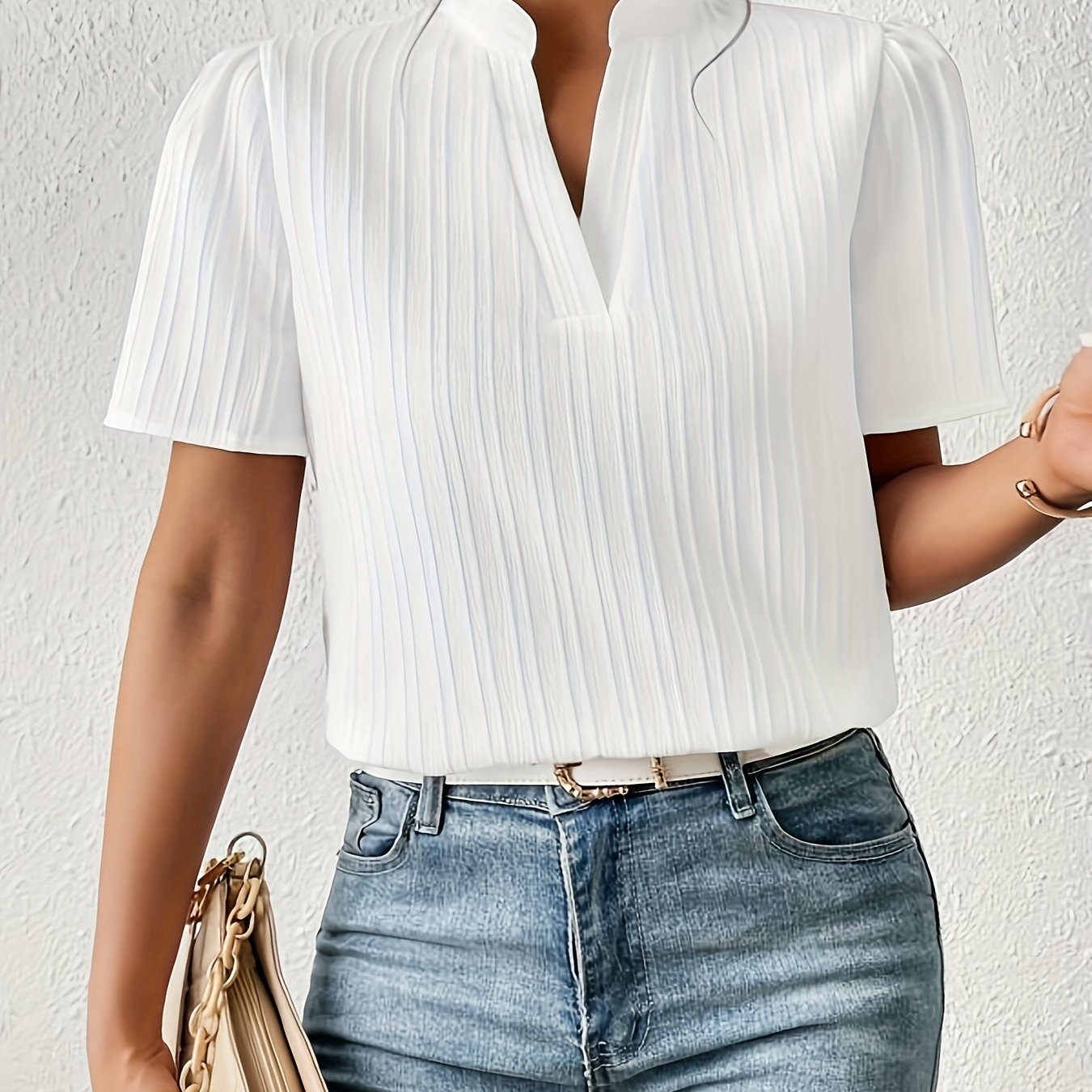 Elegant Women's Blouse with V-Neck and Short Sleeves
