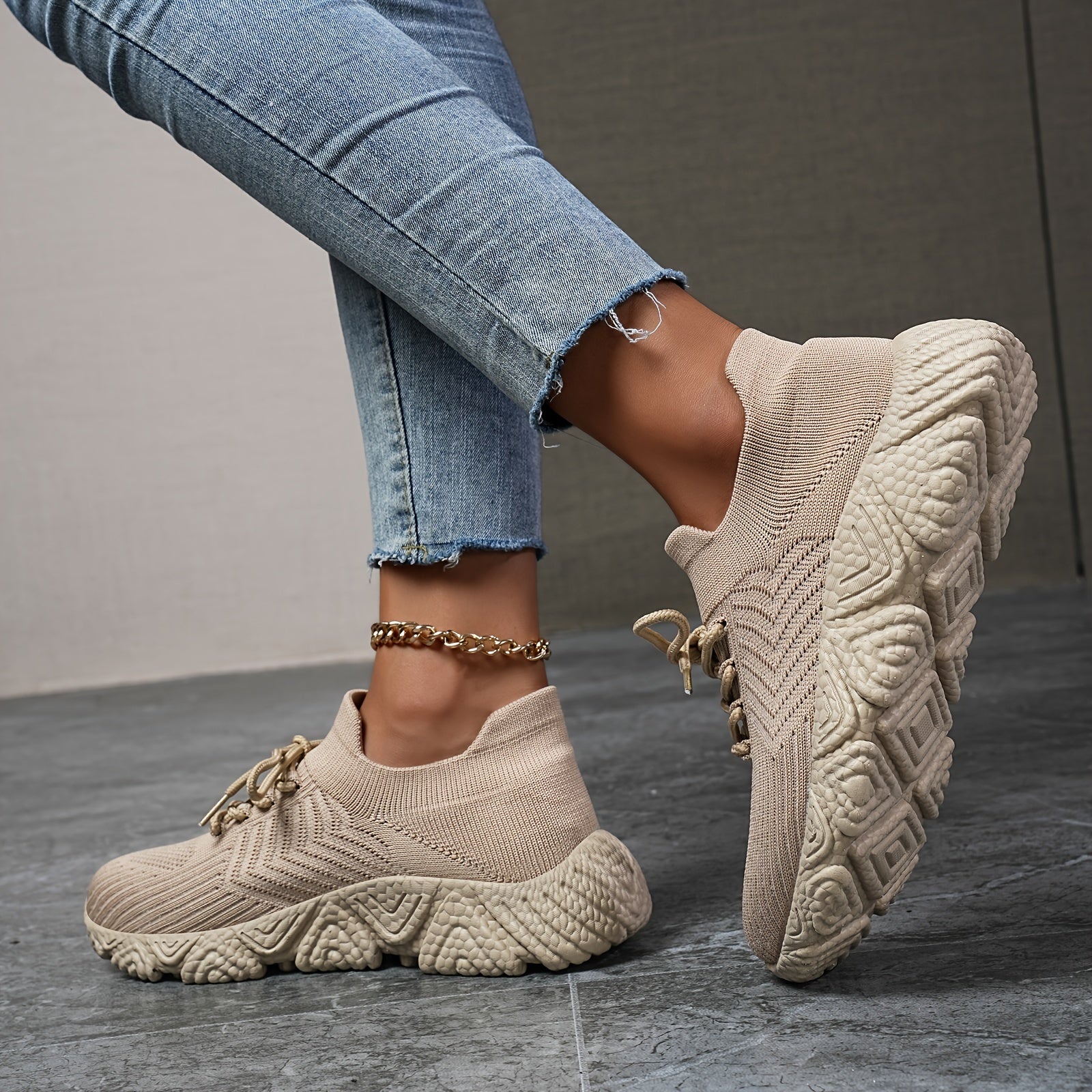 Lightweight Women's Breathable Woven Flying Shoes