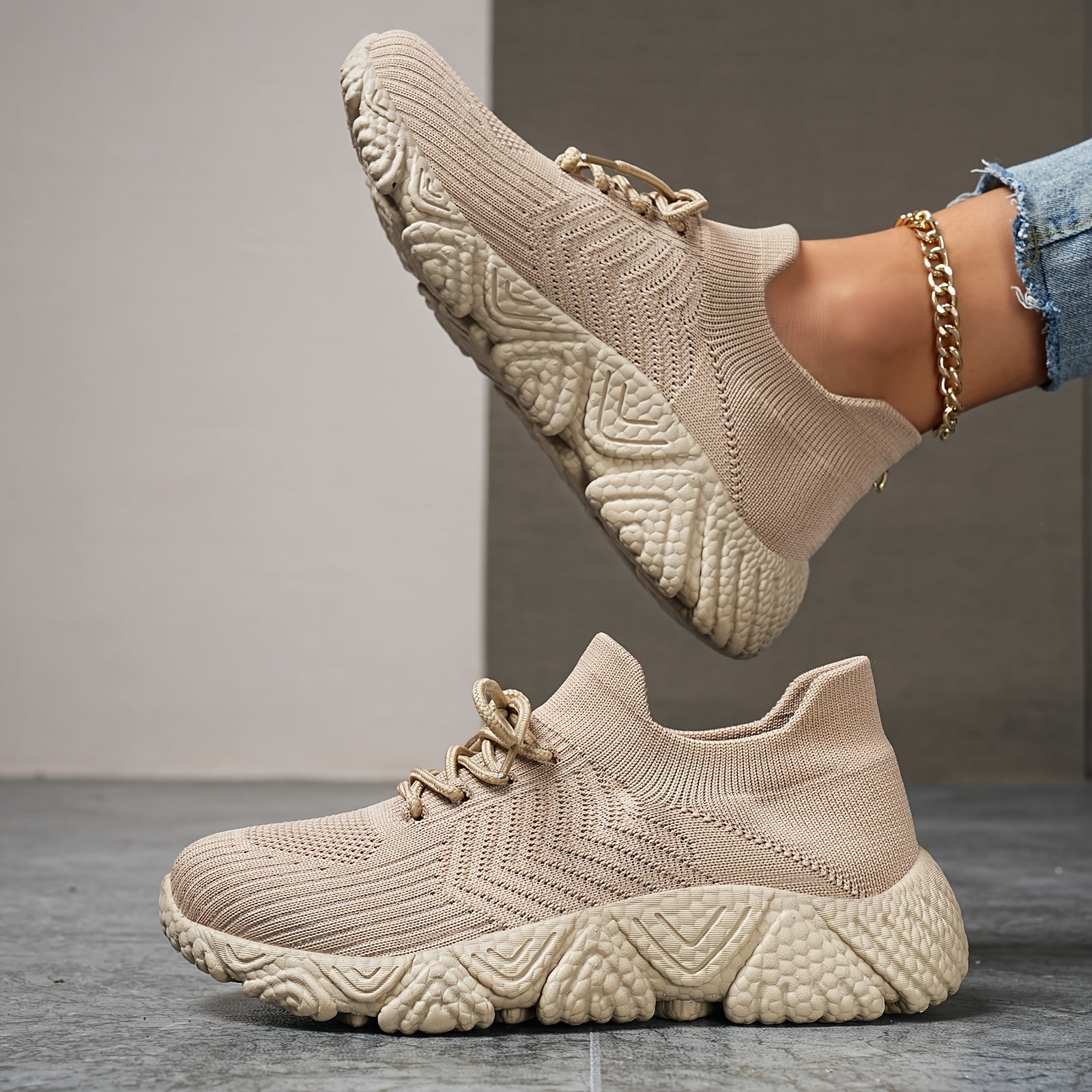 Lightweight Women's Breathable Woven Flying Shoes