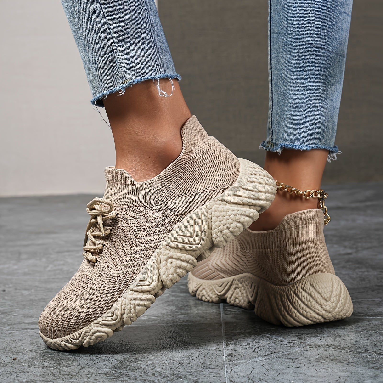 Lightweight Women's Breathable Woven Flying Shoes