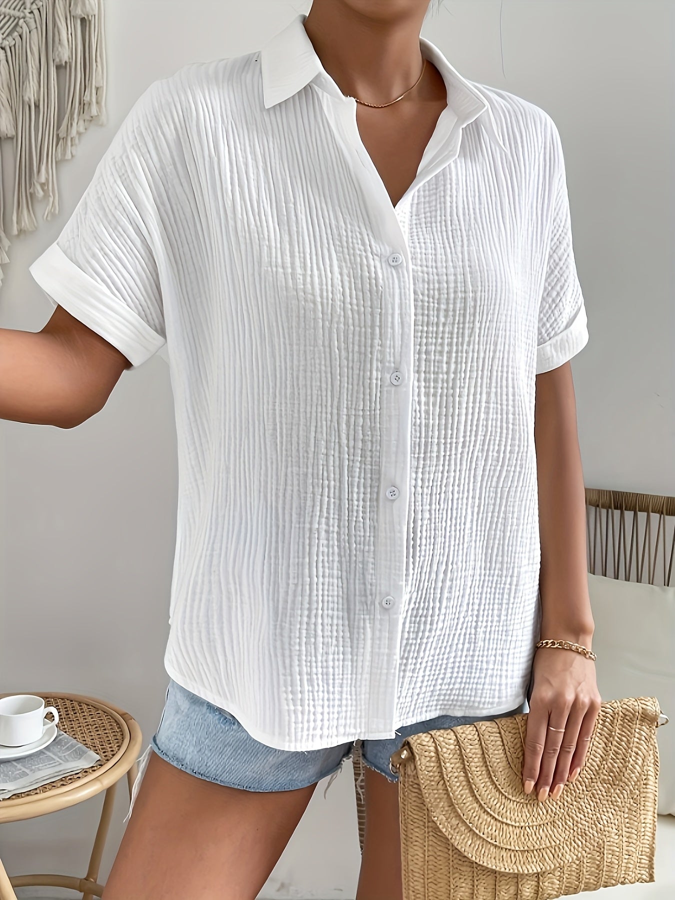 Lightweight Casual Women's Blouse with Button and Lapel Collar