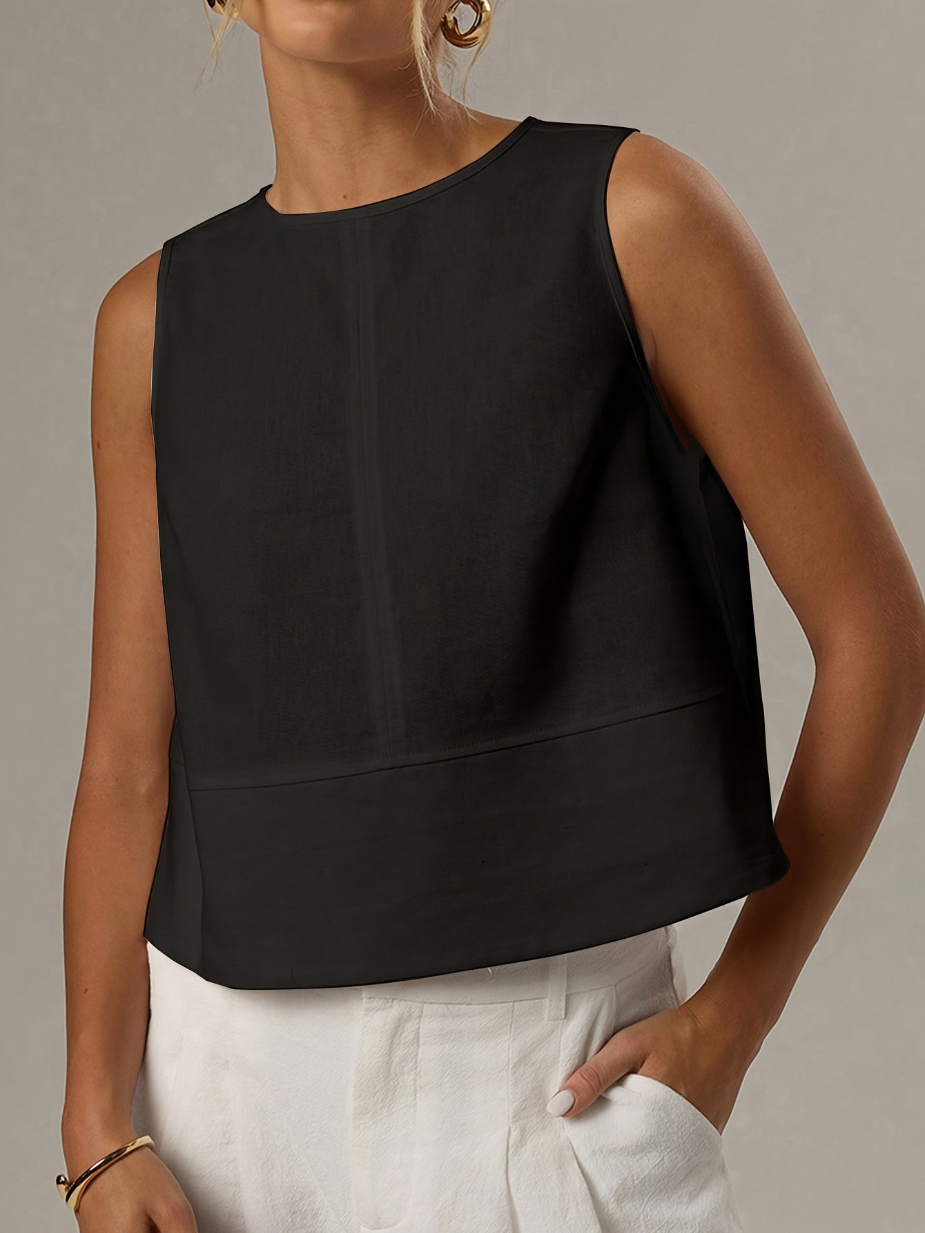 Women'S Sleeveless Crew Neck Blouse