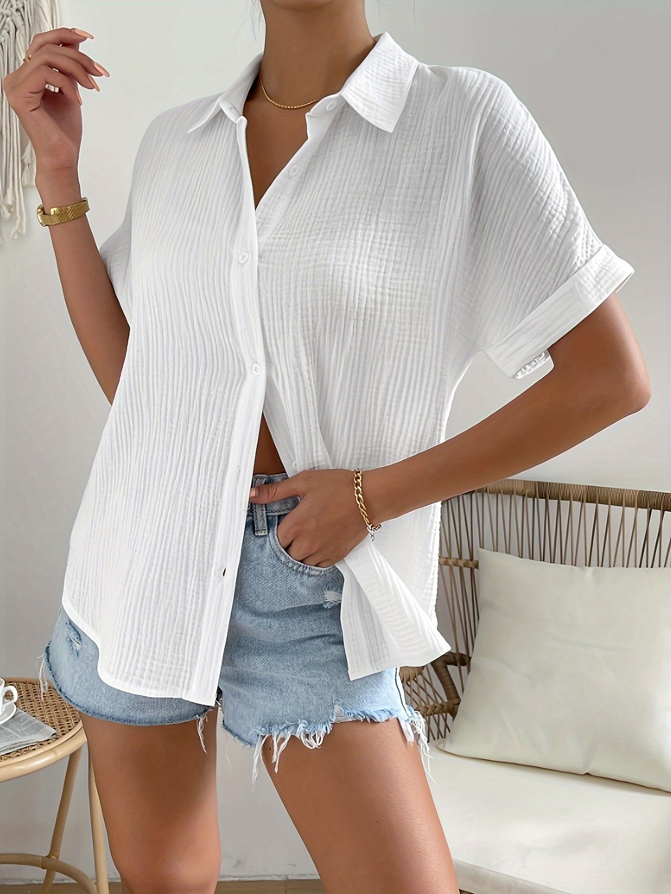 Lightweight Casual Women's Blouse with Button and Lapel Collar