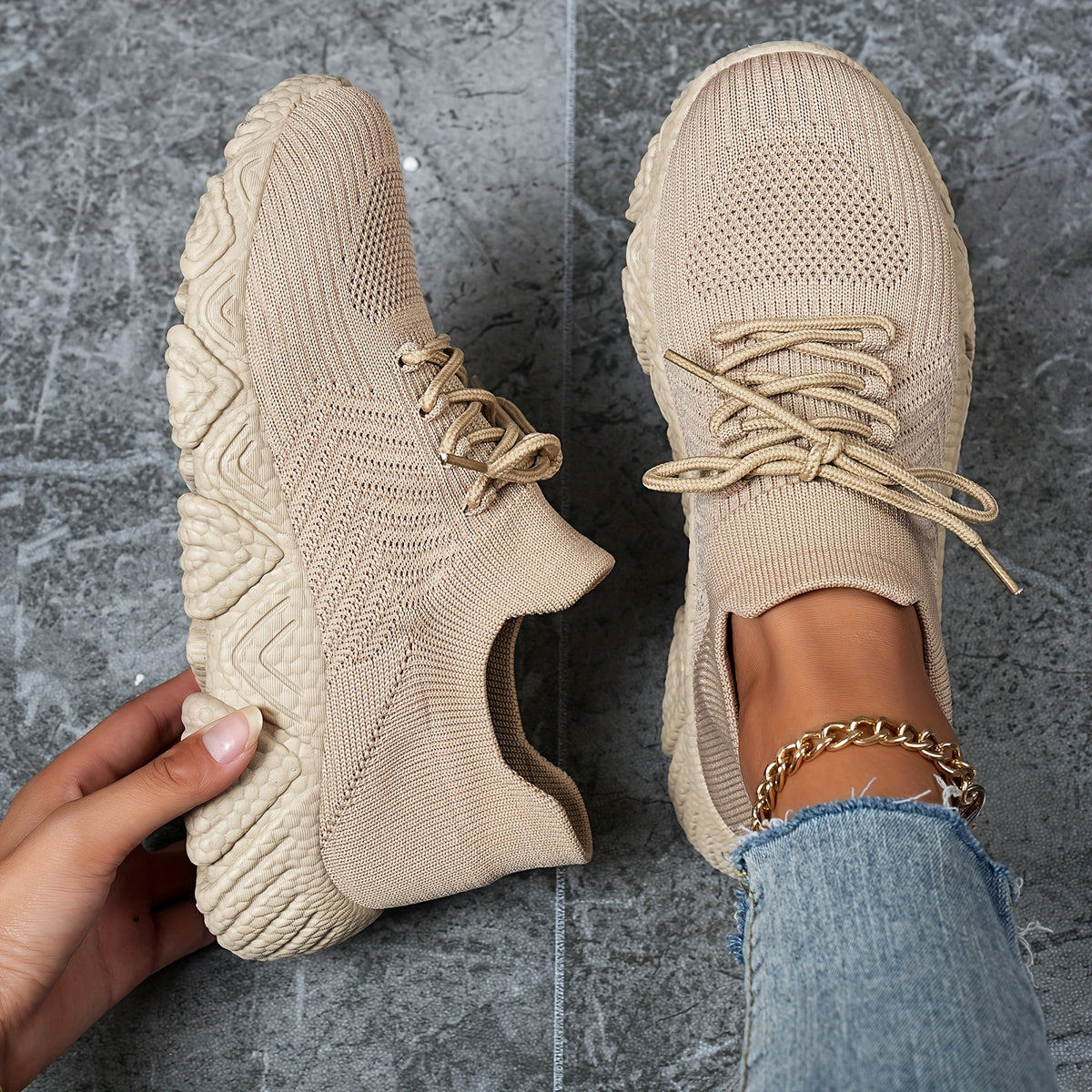 Lightweight Women's Breathable Woven Flying Shoes